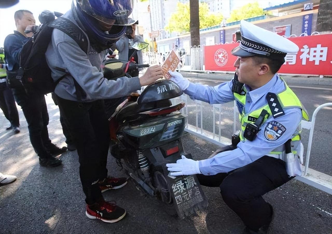 電動(dòng)車標(biāo)準(zhǔn)最新規(guī)定及其影響，電動(dòng)車最新標(biāo)準(zhǔn)規(guī)定及其影響概述