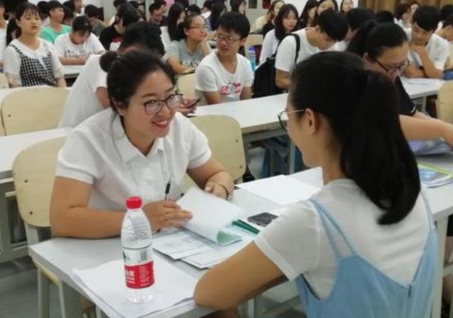 吉林校方回應女生禮儀爭議，傳統禮儀與現代教育的融合與挑戰，吉林校方回應女生禮儀爭議，傳統禮儀與現代教育的融合與挑戰之路